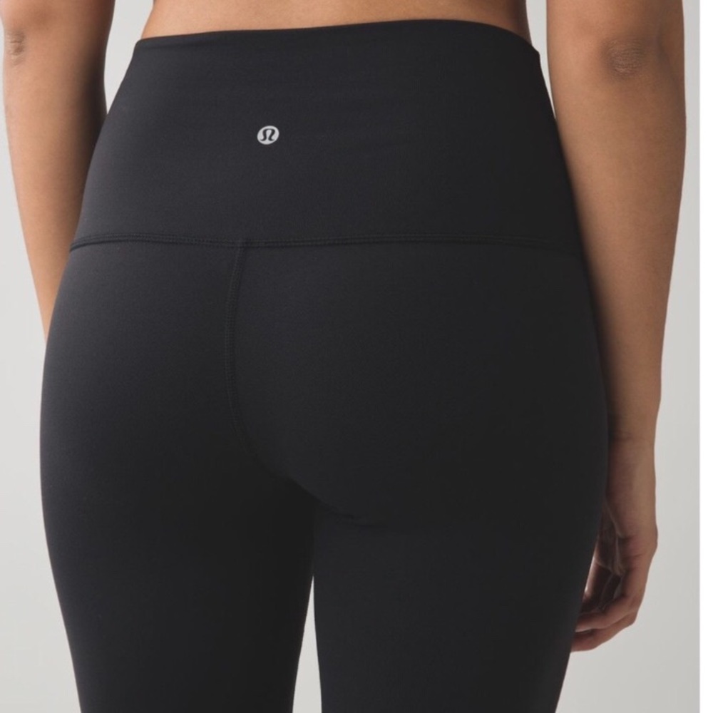 Lululemon High Times crops. Black.